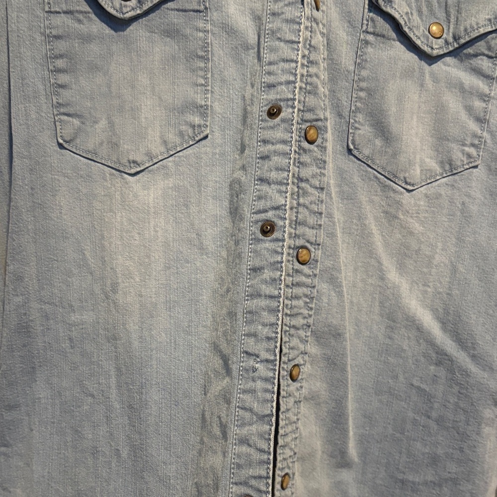 Wrangler Light Blue Denim Snap-Front Western Shirt - Picture 6 of 7